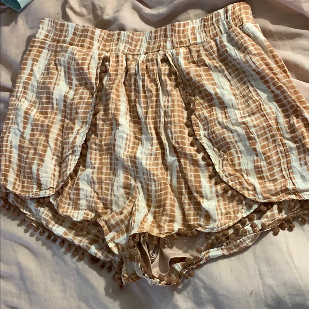 Shell Summer Pom-Pom Shorts